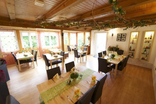ホテルKleines Landhaus Wendel Kapellen-Drusweiler エクステリア 写真